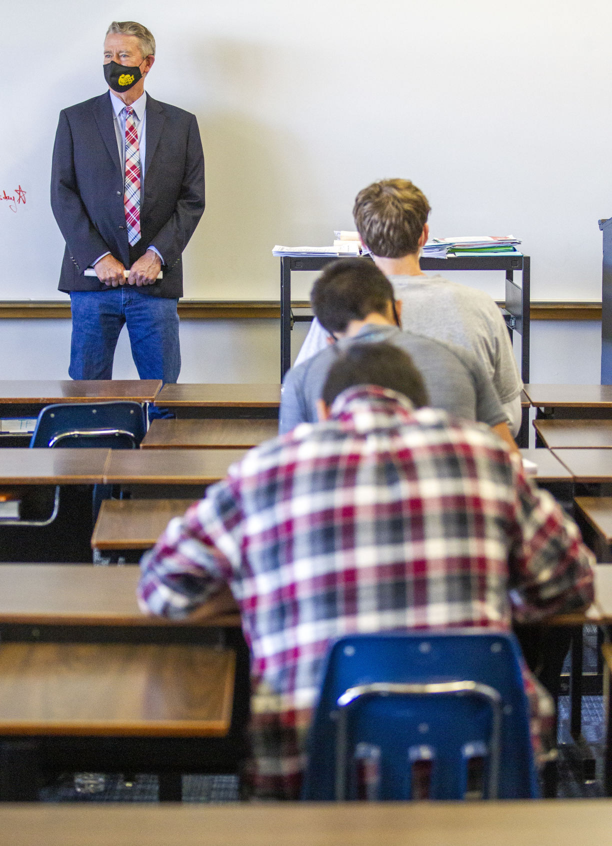 Gov. Little tours Twin Falls High School